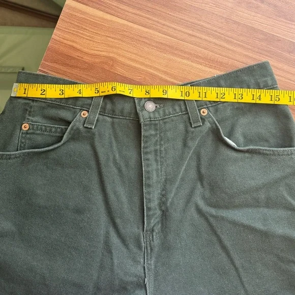 Vintage Orange Tab Levi Strauss & Co. Women’s Green Jean Shorts - RARE FIND - Picture 6 of 10